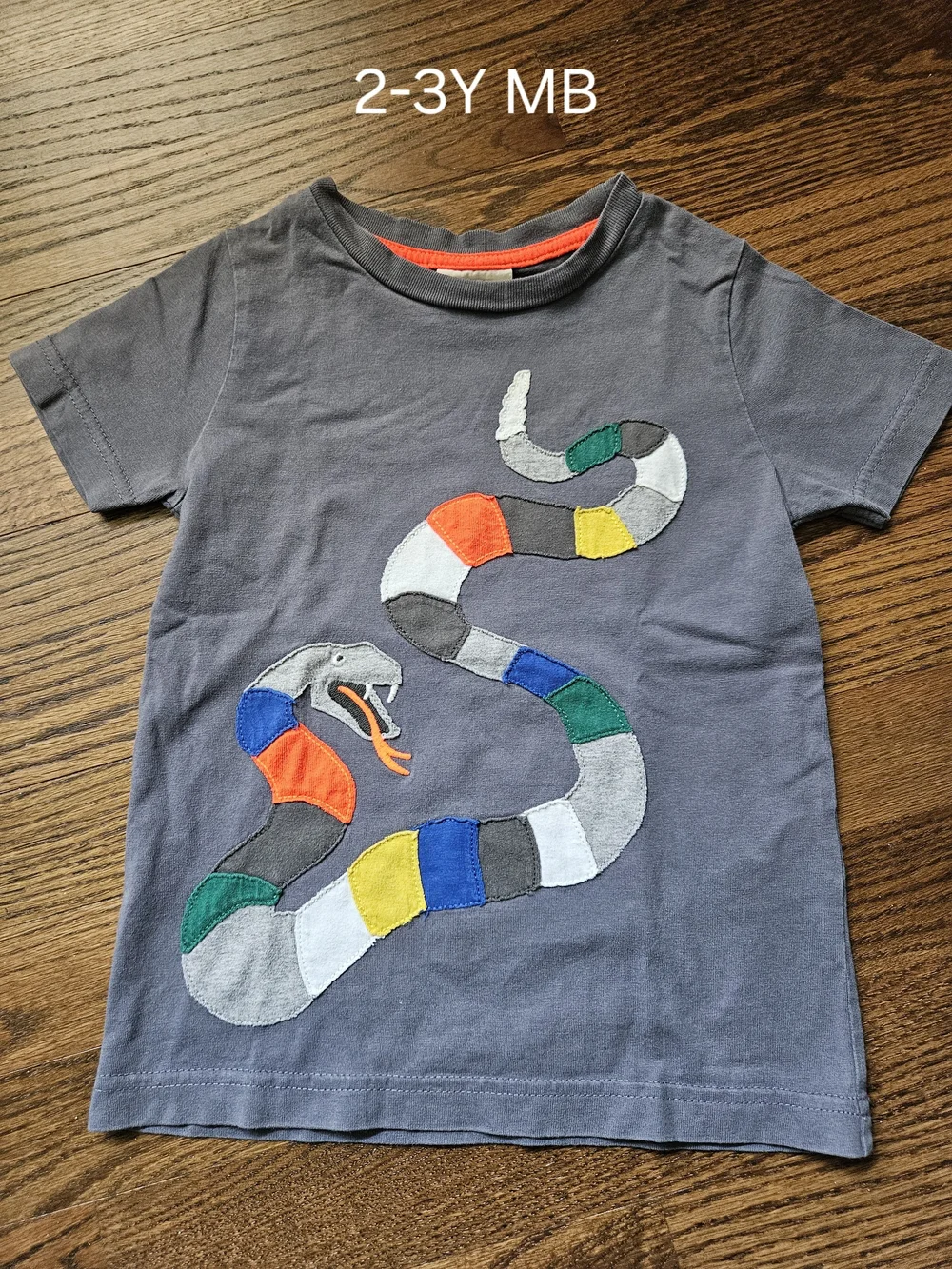 Mini Boden Gray Short-Sleeve Tee with Colorblock Snake Applique